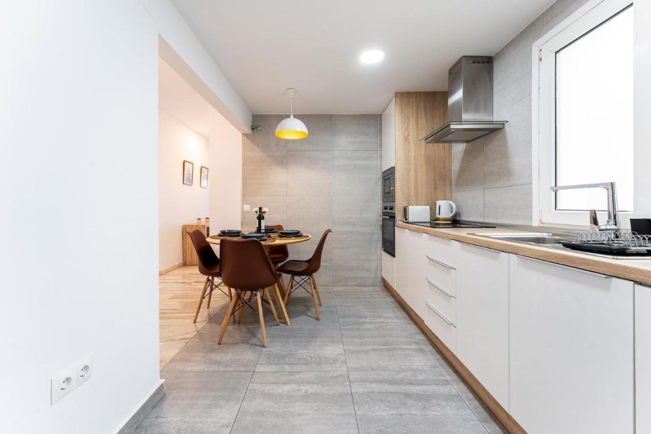 Benalmadena Beachfront Retreat Big Balcony And City Sea Views Apartment ภายนอก รูปภาพ
