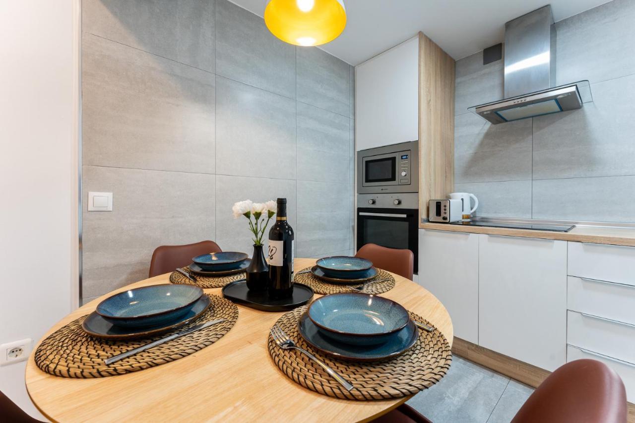 Benalmadena Beachfront Retreat Big Balcony And City Sea Views Apartment ภายนอก รูปภาพ