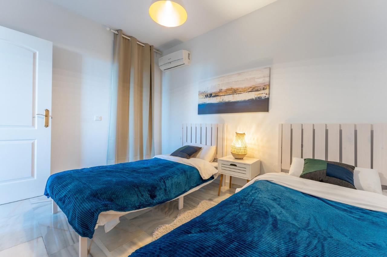 Benalmadena Beachfront Retreat Big Balcony And City Sea Views Apartment ภายนอก รูปภาพ